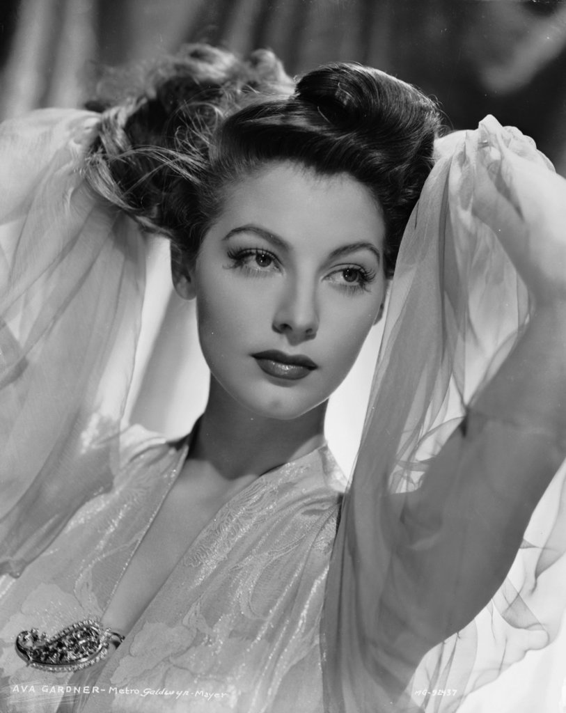 http://2.bp.blogspot.com/-94fhWc6JnkQ/Tl57AjSa8rI/AAAAAAAAAJM/OIjXhBQXOdE/s1600/Ava_Gardner.jpeg