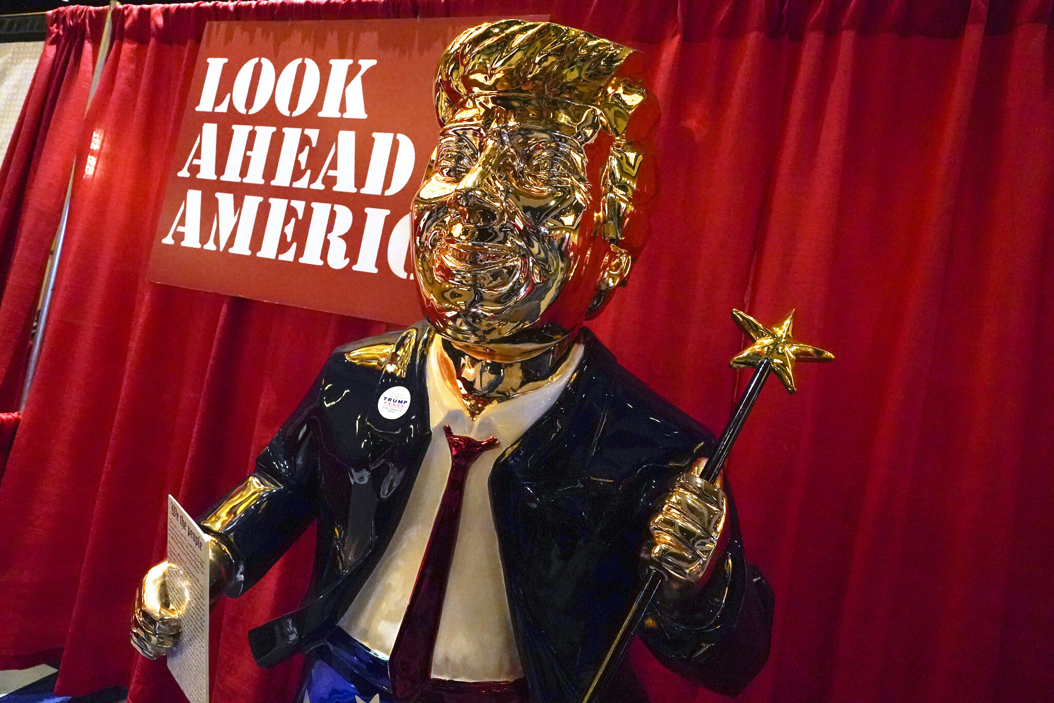 Golden Trump statue at CPAC conference was made in Mexico | The Times of Israel