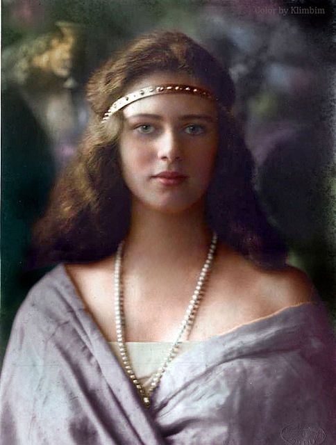 Princess Ileana of Romania. Early 1920s by klimbims on Flickr. | Vintage  portraits, Portrait, Romanian royal family